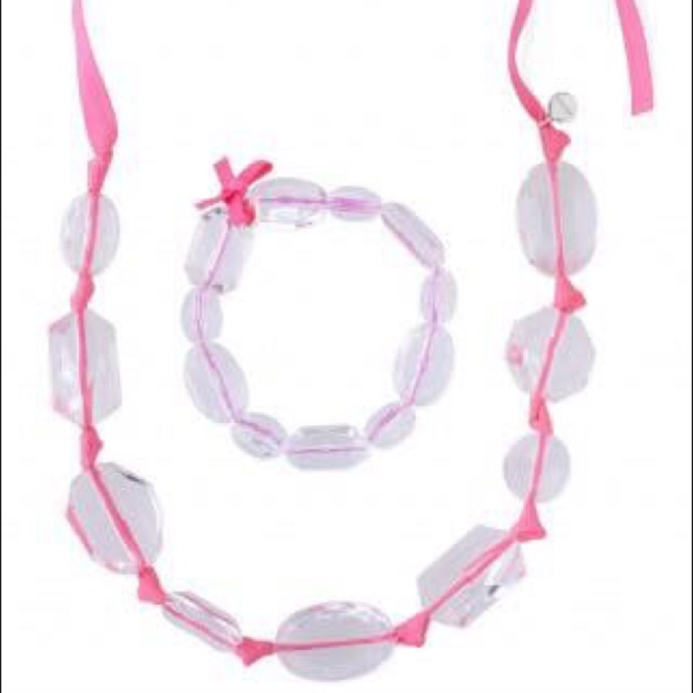 🆕 Izzie Necklace & Bracelet set 💕